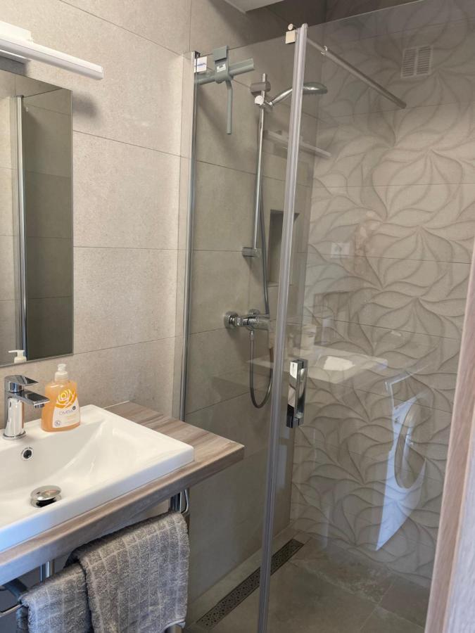 Sandra Apartments Makarska Buitenkant foto