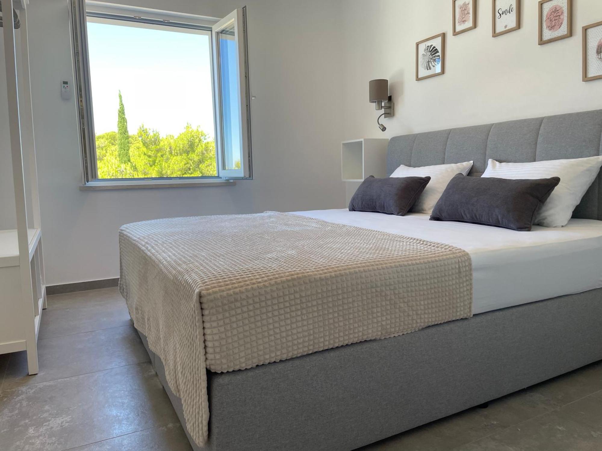 Sandra Apartments Makarska Buitenkant foto